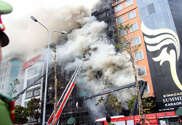 Vụ hỏa hoạn cháy nổ ở quán karaoke gần đây hôm 1/11