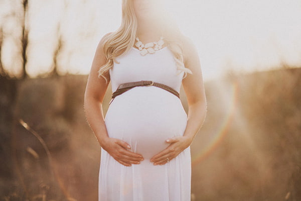 Để được hưởng chế độ thai sản thì người lao động phải đóng BHXH tối thiểu 6 tháng trong vòng 12 tháng trước khi sinh hoặc nhận con nuôi dưới 6 tháng tuổi